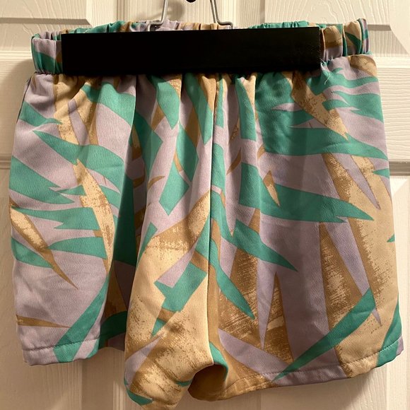 Flowy Elastic Waist Shorts in Graphic Print from Red Dress Boutique - Picture 2 of 3